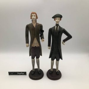 Figurka szlachcica w stroju XVIII-wiecznym
