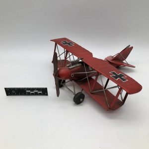 Metalowa figurka samolotu dwupłatowego