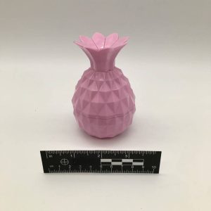 Różowa figurka ananasa pop-art