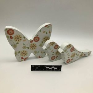 Drewniane figurki motyla i ptaków shabby chic