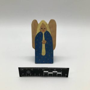 Figurka anioła w stylu skandynawskim