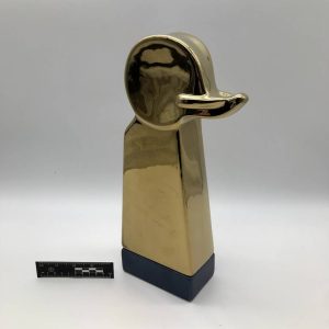 Złota figura abstrakcyjna modernistyczna