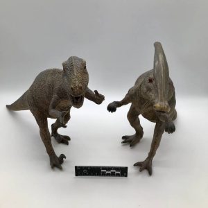 Figurka dinozaura — rekwizyt prehistoryczny