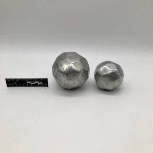 Geometryczne wielościany metalowe duo
