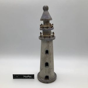 Figurka latarni morskiej rustykalna szara