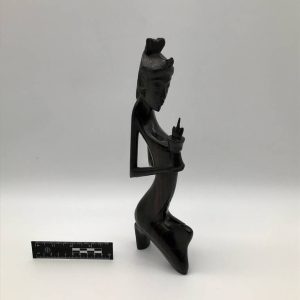 Figurka kobiety w stylu Art Déco