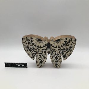 Drewniana figurka motyla boho