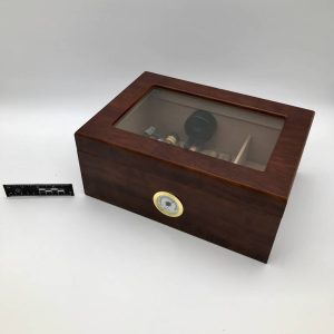 Humidor z higrometrem i mahoniowym wykończeniem