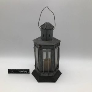 Metalowy lampion patynowany industrialny
