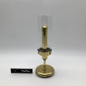 Hurricane lamp mosiądz i szkło — klasyk