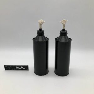 Para świeczników w kształcie bomb