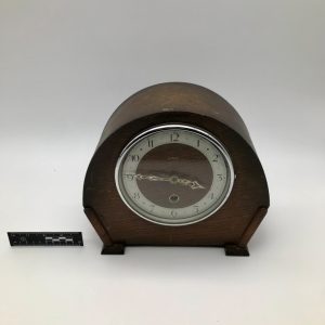 Zegar stołowy drewniany półkolisty retro